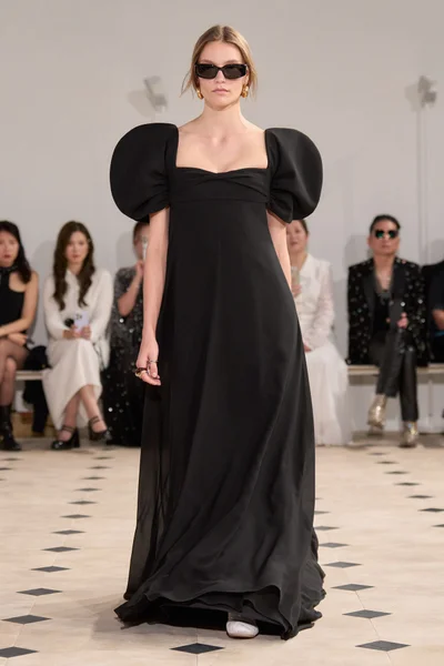 Look 64